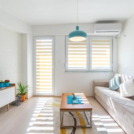 • Charming ǀ Near City Mall ǀ 1Br • Apartment Skopje Ngoại thất bức ảnh